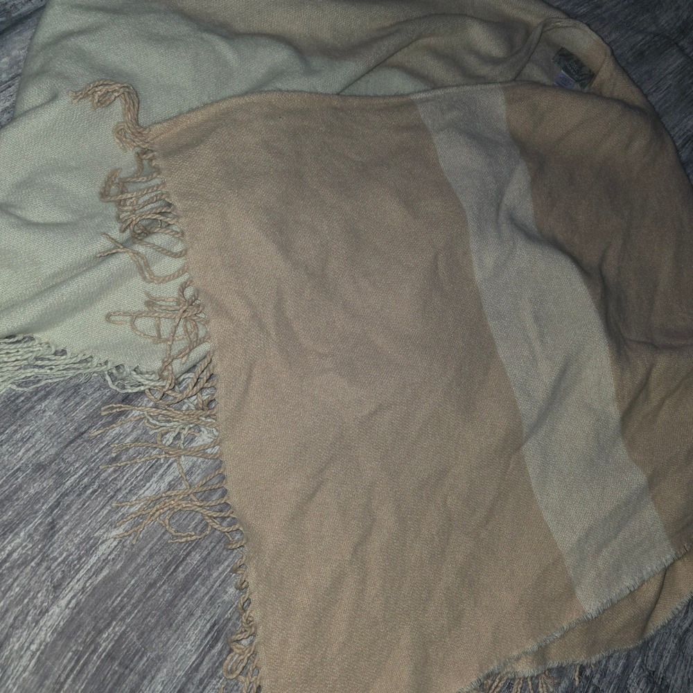 SOIA & KYO Color Block Poncho Wrap Scarf Shawl Neutral Dusty Pink One Size - Picture 7 of 11
